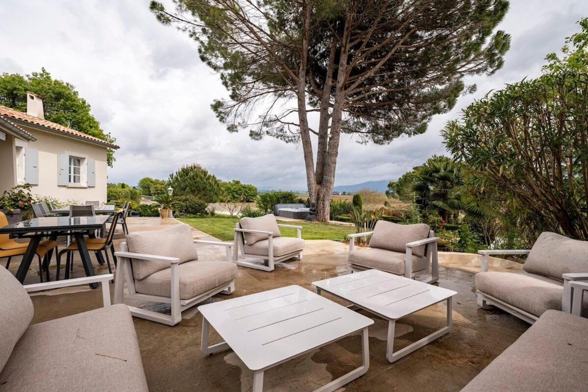 La Villa Moursoise 4 Etoiles Exterior photo