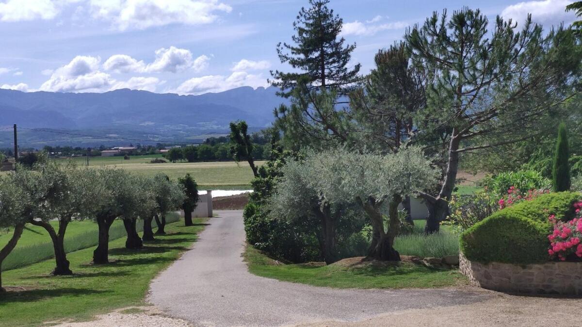 La Villa Moursoise 4 Etoiles Exterior photo