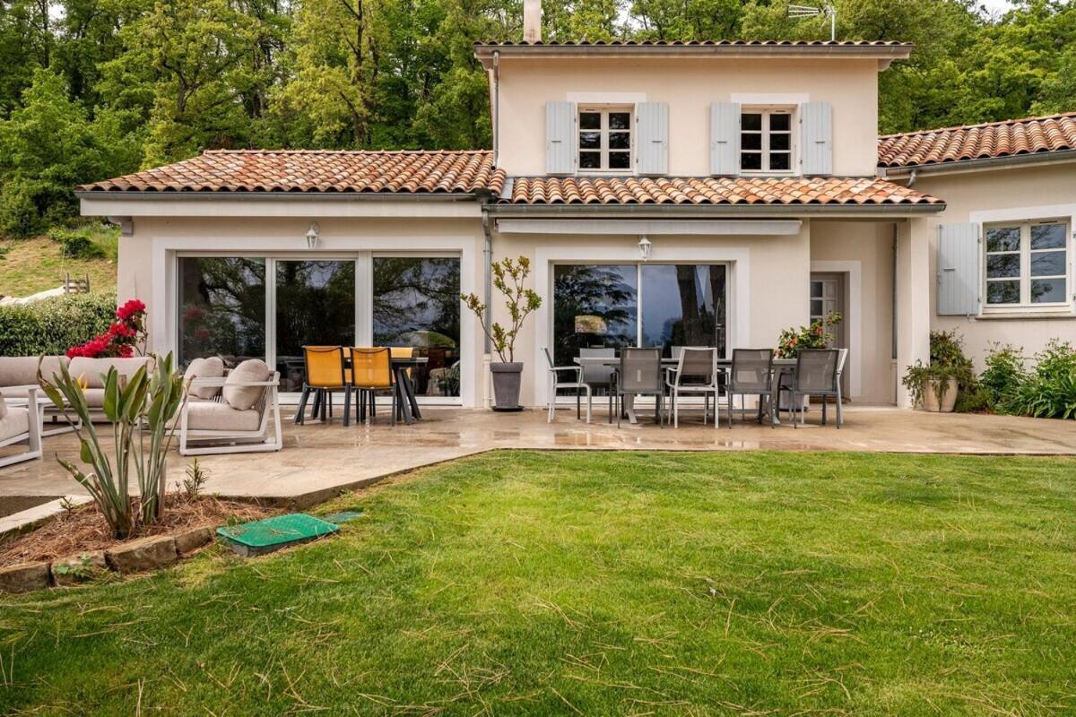 La Villa Moursoise 4 Etoiles Exterior photo